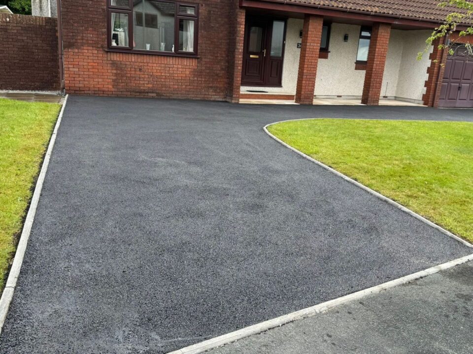 Tarmac vs. Block Paving: Which Driveway Surface Is Right for Your Devon Home?